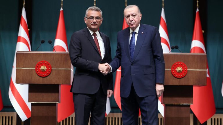 Cumhurbaşkanı Erdoğan, KKTC Cumhurbaşkanı Erhürman ve KKTC Başbakanı Üstel ile görüştü