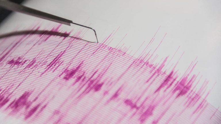 Kuşadası'nda 3,8 büyüklüğünde deprem