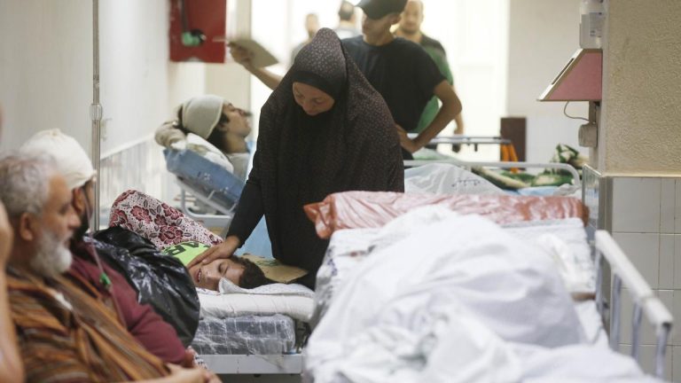 Gazze'de yurt dışında tedavi olmayı bekleyen 22 bin hasta var