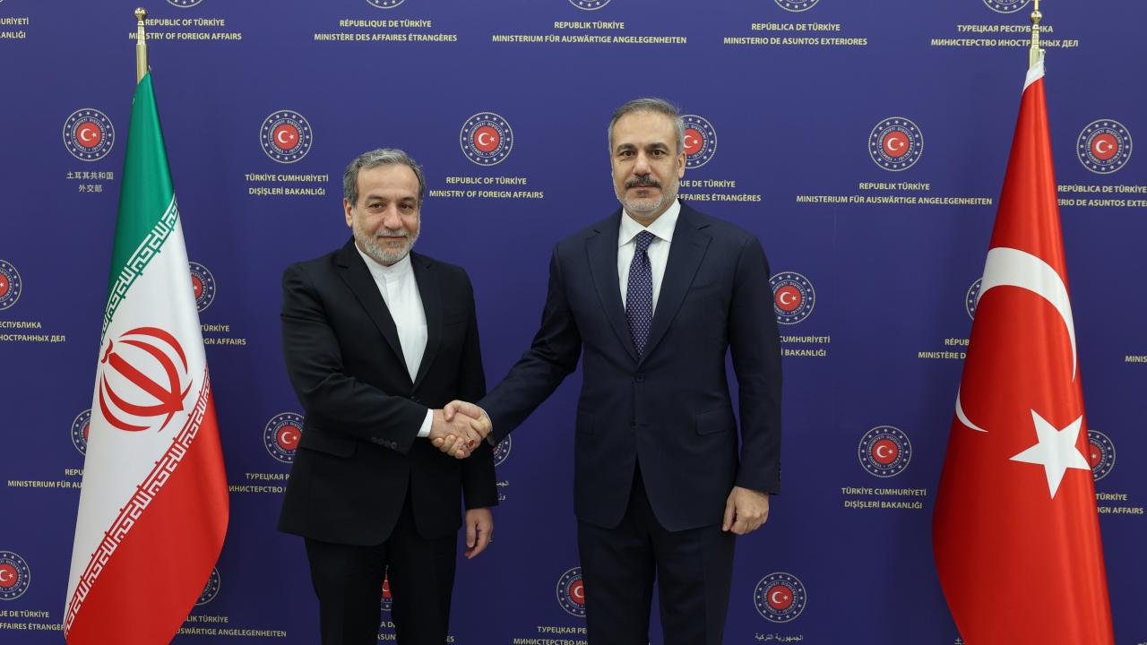 Dışişleri Bakanı Fidan, İranlı mevkidaşı Arakçi ile görüştü