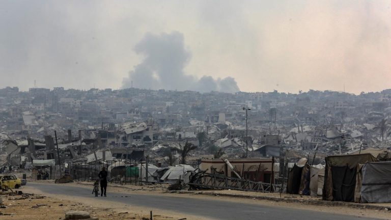 Soykırımcı İsrail'in ateşkesten bu yana Gazze'ye düzenlediği saldırılarda 1417 kişi öldü