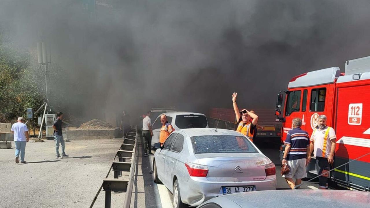 Bayraklı Tünelleri'nde tır yangını