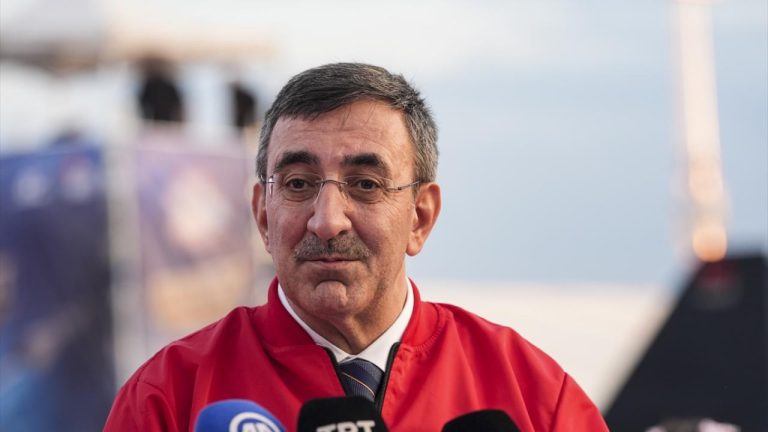 Cevdet Yılmaz: Bütün enerjimizi kalkınmaya ve refaha yönlendirmek istiyoruz
