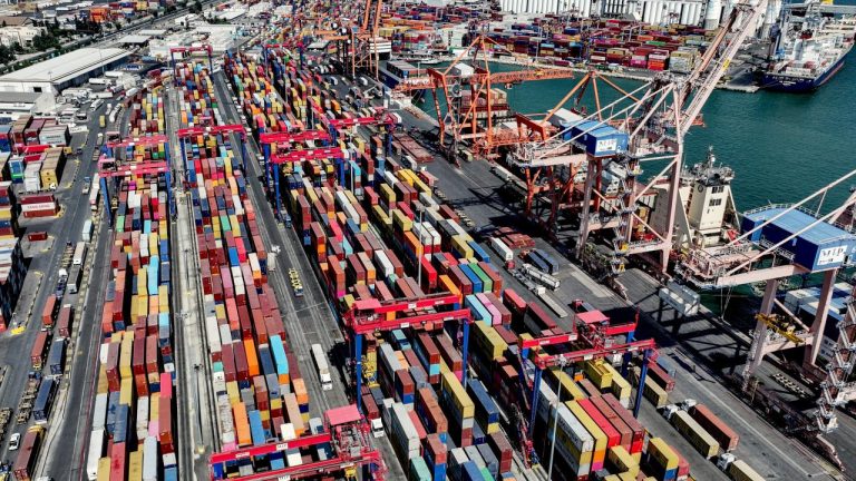 Eylülde cumhuriyet tarihinin en yüksek ikinci aylık ihracatı