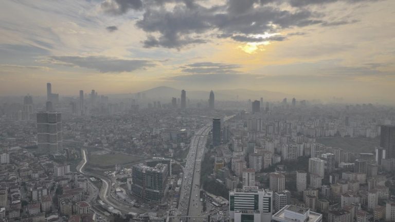 İstanbul'da hava kirliliği arttıkça hastane başvuruları da artıyor
