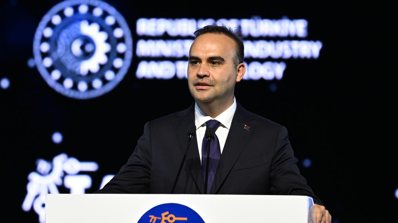 Bakan Kacır: Ülkemizin kurulu veri merkezi gücünü en az 1 gigavata çıkaracağız