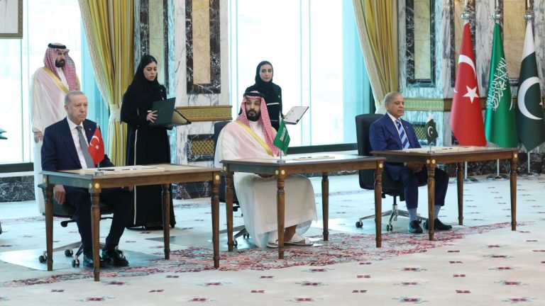 İran: Mekke İttifakı üyesi ülkelerin üst düzey isimleri Tahran'ı ziyaret edecek